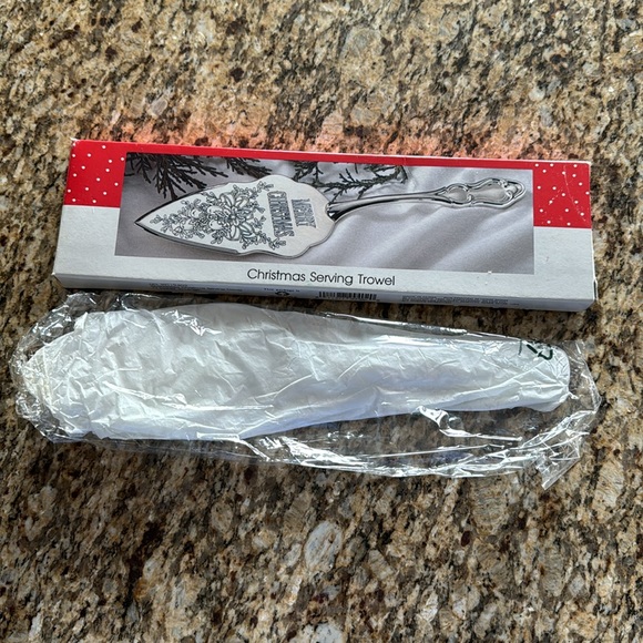 NIB Christmas Silverplated 11” Serving Trowel - Picture 2 of 6